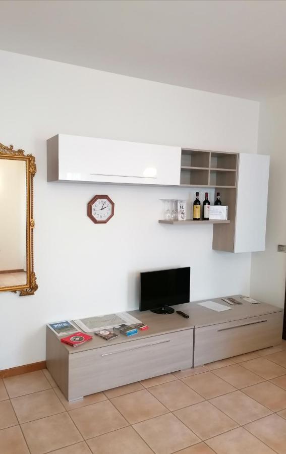 Appartamento Incantevole Con Parcheggio Gratuito Tirano Luaran gambar